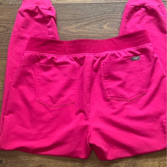 FIGS Scrub Set Top:Short Sleeve Size XL Pants:Elastic Waistband & Ankles Size L - Picture 11 of 15